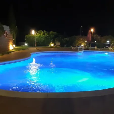 Exclusive In A Lovely Comunitary Area דירה